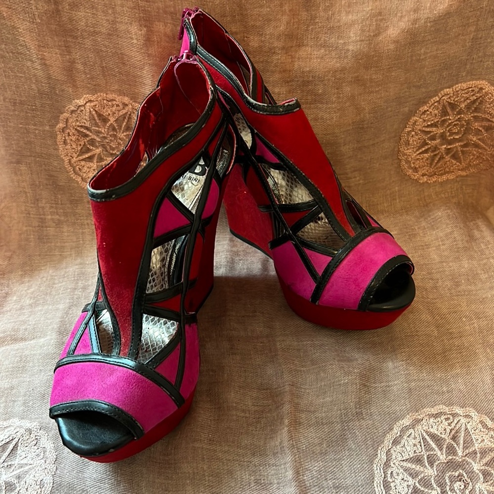 Gianni Bini ultrasuede platform sandals
